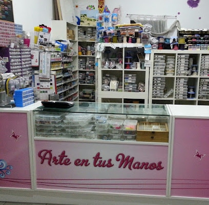 fotografía ARTE EN TUS MANOS Tienda de manualidades y bellas artes en San Fernando