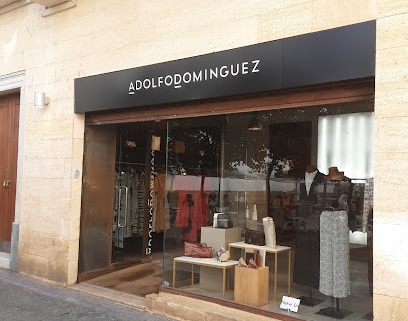 fotografía  Adolfo Dominguez Tienda de ropa en Cádiz