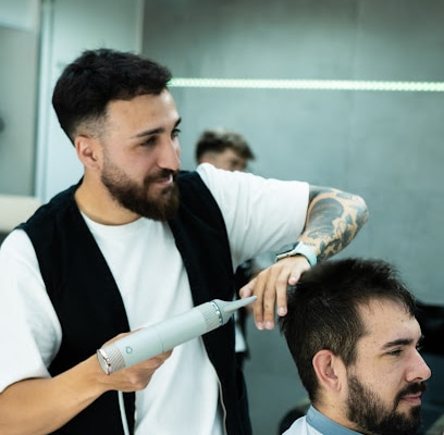 Alejandro Ortega. MEN SALON. (Antiguo Southair) Barbería