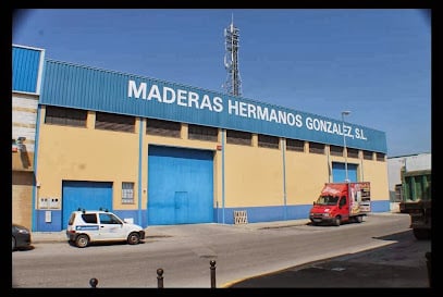 fotografía  Almacén de maderas y carpintería Hermanos González Establecimiento de venta de madera en Rota