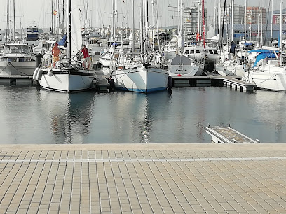 fotografía  Aparcamiento de Autocaravanas Estacionamiento de autocaravanas en La Línea de la Concepción