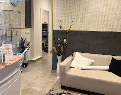 fotografía  BEVERLY ESTHETIC CENTERS Centro de depilación láser en Cádiz