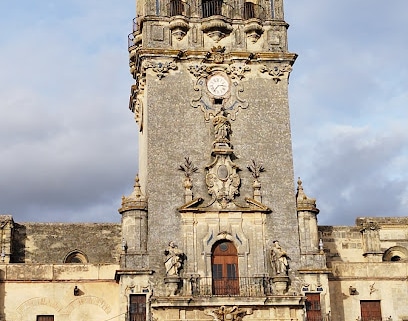 fotografía  Basílica Menor de Santa María de la Asunción Parroquia en Arcos de la Frontera