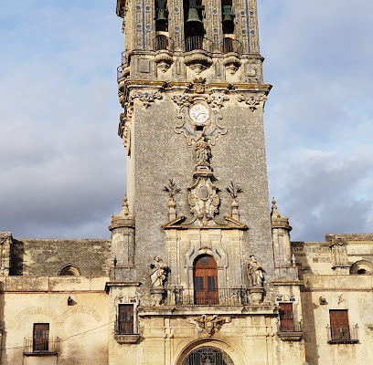 fotografía  Basílica Menor de Santa María de la Asunción Parroquia en Arcos de la Frontera