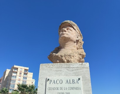 fotografía  Busto de Paco Alba Escultura en Cádiz