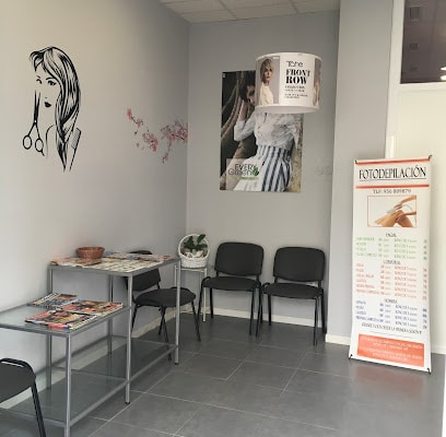 fotografía  CENTRO DE ESTETICA Y PELUQUERIA SELENE Peluquería en San Fernando