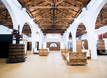 fotografía  Centro de Interpretación del Vino y la Sal Centro cultural en Chiclana de la Frontera