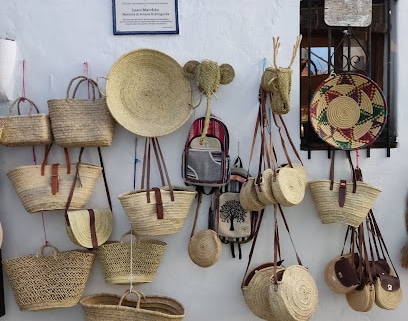 fotografía  Cestería tradicional Juani Marchán Tienda de artículos para el hogar en Vejer de la Frontera