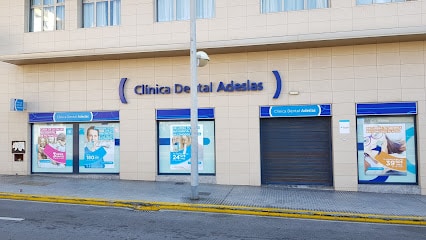 fotografía Clínica Dental Adeslas Clínica dental en Cádiz