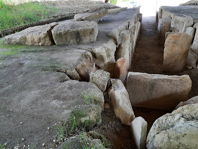 fotografía  Dolmen de Alberite Lugar de interés histórico en Villamartin