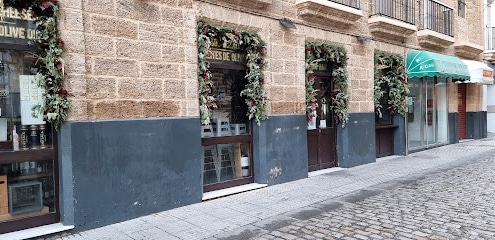 fotografía  El Chicuco Tienda de ultramarinos en Cádiz