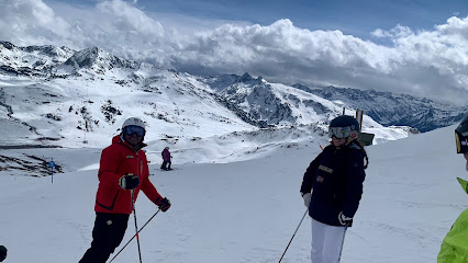 Escuela de Esquí y Snowboard SKI NOW INSTRUCTORS Escuela de esquí
