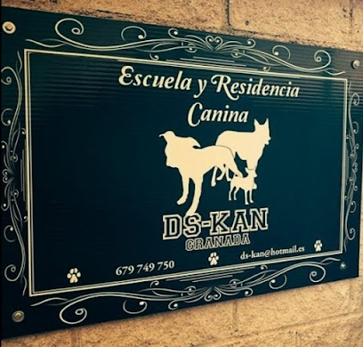 Escuela y Residencia Canina DS-Kan Granada Adiestrador canino