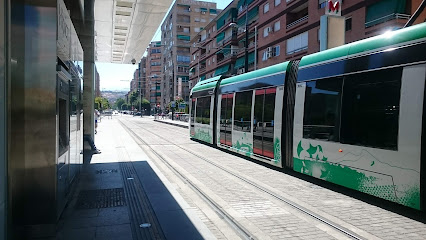 Estación del metropolitano - La hípica Empresa de trenes del área metropolitana