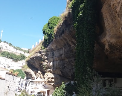 fotografía  Ferretería Y Pinturas Álvarez Ferretería en Setenil de las Bodegas