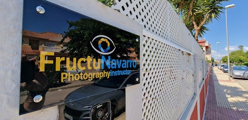 Fructu Navarro Photography instructor - English Interpreter Photography service