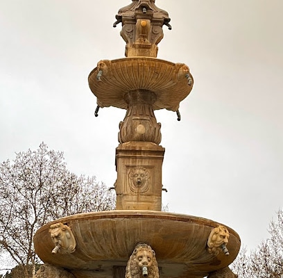 Fuente de los Cuatro Leones Lugar de interés histórico