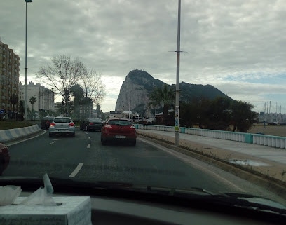 fotografía  Gasolinera Shell - Portichuelos Gasolinera en Santa Margarita