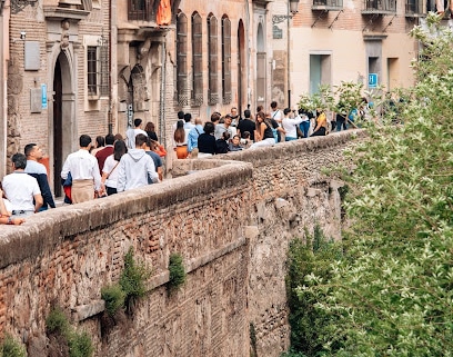 Granada Free Tour - Visita guiada gratis por Granada Agencia de visitas turísticas