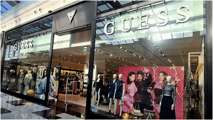 Guess CC Nevada Shopping Tienda de ropa