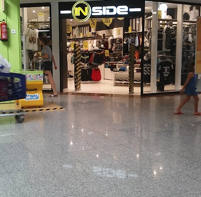 fotografía  INSIDE Tienda de ropa en La Línea de la Concepción