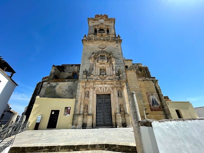 fotografía  Iglesia de San Pedro Iglesia católica en Arcos de la Frontera