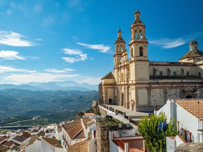 fotografía  Iglesia mayor parroquial y arcipestral Nuestra Señora de la Encarnación Iglesia en Olvera