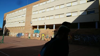 fotografía  Instituto de Educación Secundaria Ies Pintor Juan Lara Instituto de secundaria en El Puerto de Sta María