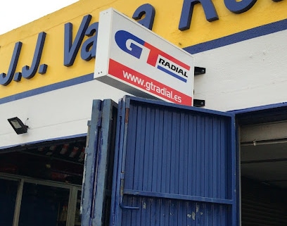 fotografía  J.J. Vaca Rota Tienda de neumáticos en Rota