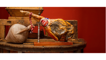 Jamones y Embutidos LOS VELEZ Almacén de jamón serrano