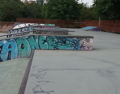 KedeKIDS Skateboarding Skate park