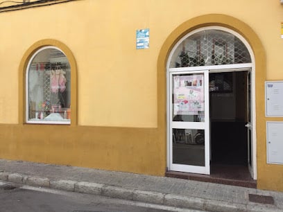 fotografía  LA CASA DEL PELUQUERO Tienda de suministros para peluquería en Sanlúcar de Barrameda