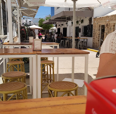 fotografía  La Botica Restaurante-Cervecería Restaurante en Zahara de los Atunes