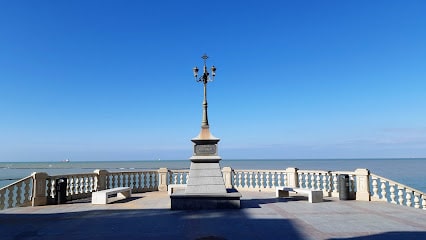 fotografía  La Cruz del Mar. Chipiona. Escultura en Chipiona