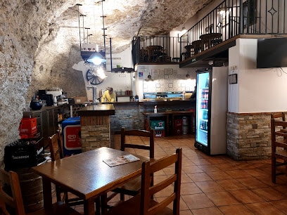 fotografía  La Tasca Bar en Setenil de las Bodegas