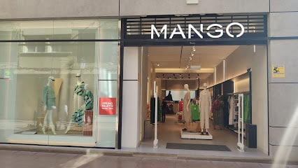 fotografía  MANGO Tienda de ropa de mujer en La Línea de la Concepción