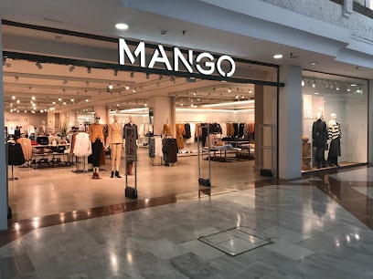 fotografía  MANGO Tienda de ropa de mujer en San Fernando