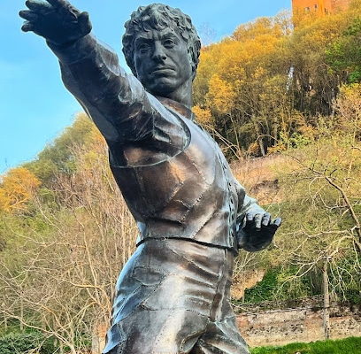 Monumento a Mario Maya (Bailaor y Coreógrafo) Escultura