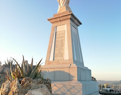 fotografía  Monumento al Sagrado Corazón Atracción turística en Olvera