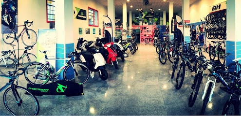 fotografía  Moto Recambios Sánchez Tienda de bicicletas en Arcos de la Frontera