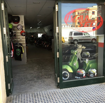 fotografía  Motos Ivan ( Alquiler y Taller de motos) Concesionario de motos en Cádiz