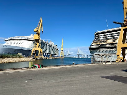 fotografía  Navantia Astillero en Cádiz