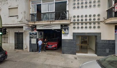 fotografía  Neumaticos Pepe Martínez Taller de reparación de automóviles en Jerez de la Frontera