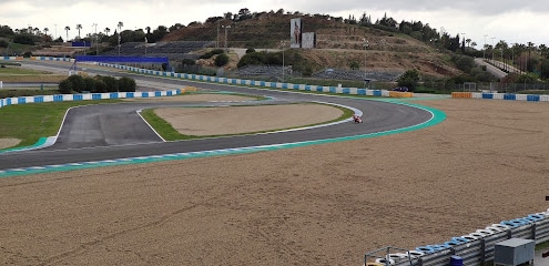 fotografía Paddock Circuito de Jerez Estacionamiento de autocaravanas en Jerez de la Frontera