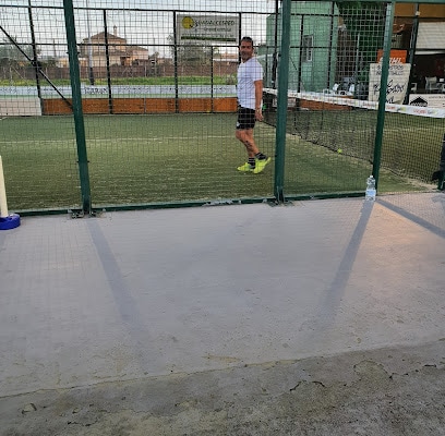 fotografía  Padel La Jara Gimnasio en Sanlúcar de Barrameda