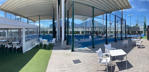 fotografía  Padel Zona Franca (Padel Cádiz) Pista de pádel en Cádiz