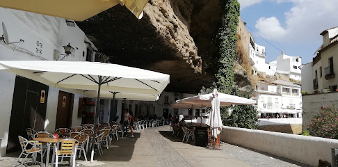 fotografía  Parking Los Caños Aparcamiento cubierto en Setenil de las Bodegas