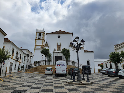 fotografía  Parroquia Santa María la Coronada Iglesia católica en San Roque