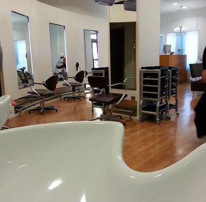 fotografía  Peluqueria Manuel Lerena Peluquería en San Fernando