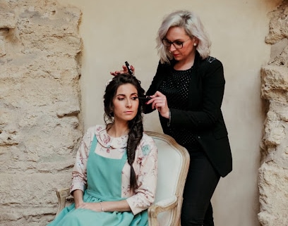 fotografía  Peluquería Tamara Domínguez Peluquería en Setenil de las Bodegas